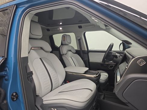 Used 2022 Rivian R1T Launch Edition AWD/4WD image 23