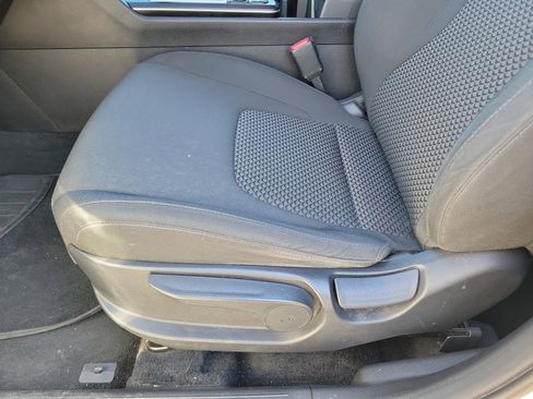 Used 2023 Kia Sportage LX image 5