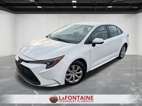 Used 2025 Toyota Corolla LE image 1
