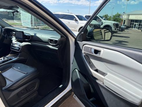 Used 2022 Ford Explorer XLT w/ Equipment Group 202A AWD/4WD image 29