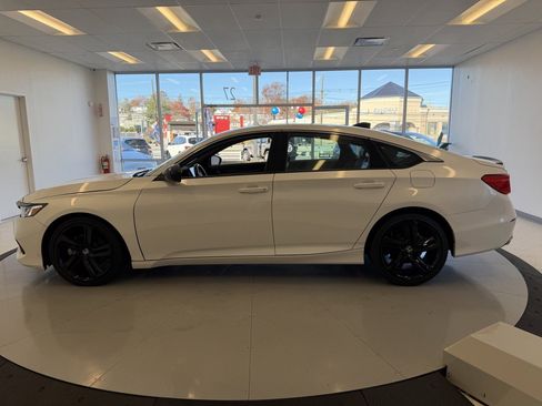 Used 2021 Honda Accord Sport image 65
