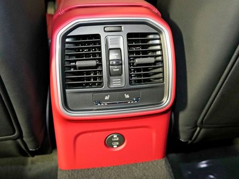 New 2026 Porsche Macan GTS image 36