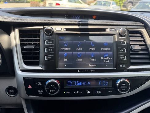 Used 2016 Toyota Highlander XLE AWD/4WD image 15