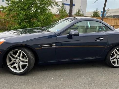 Used 2014 Mercedes-Benz SLK 250 image 4