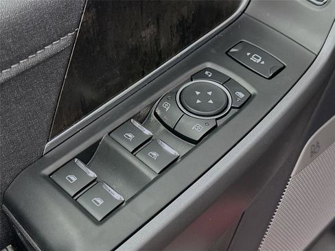 New 2026 Ford F250 Lariat w/ Black Appearance Package image 18