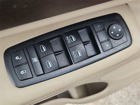 Used 2016 Jeep Grand Cherokee Laredo w/ Quick Order Package 23E image 22