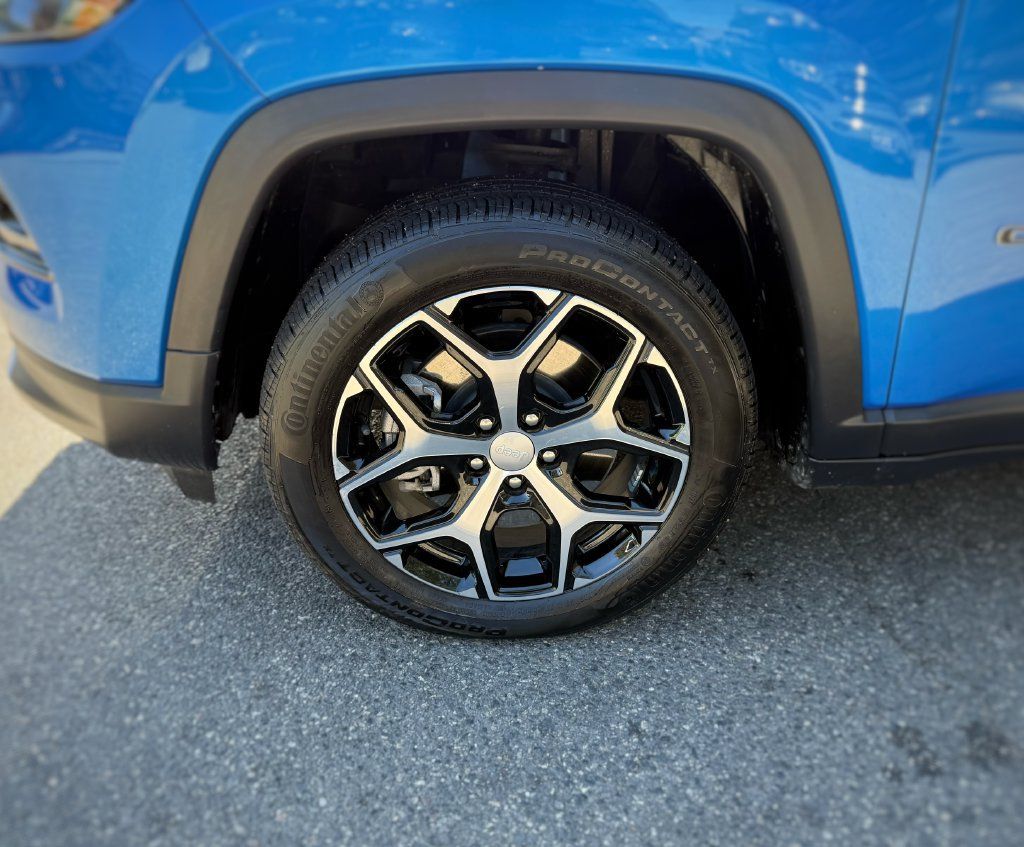 Used 2024 Jeep Compass Limited AWD/4WD image 18