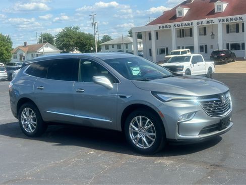 Used 2023 Buick Enclave Premium w/ Experience Buick Package FWD image 3