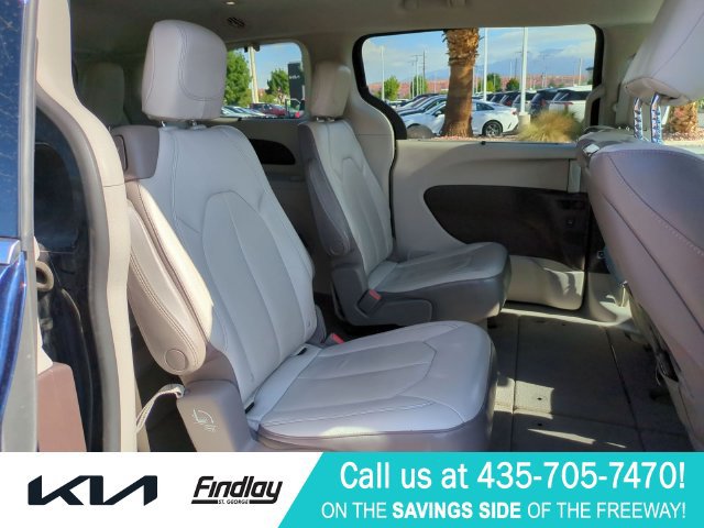 Used 2017 Chrysler Pacifica Touring-L Plus FWD image 31