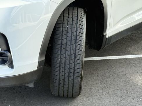 Used 2019 Toyota Highlander LE image 25