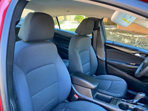 Used 2018 Chevrolet Cruze LT FWD image 38