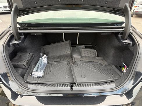 Certified 2025 BMW i5 xDrive40 w/ Premium Package image 38