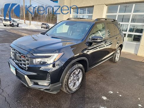 Used 2023 Honda Passport TrailSport image 1