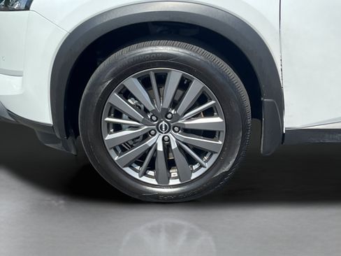 Used 2025 Nissan Pathfinder SL w/ SL Premium Package AWD/4WD image 35