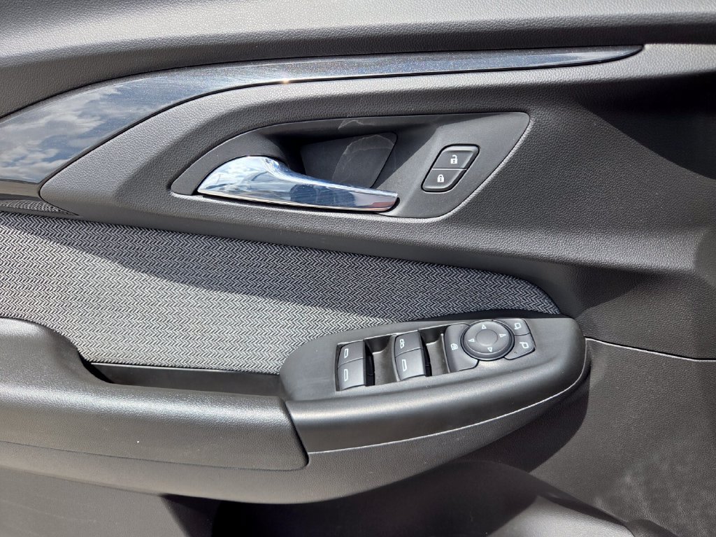 Used 2021 Chevrolet TrailBlazer LT w/ Convenience Package FWD image 19