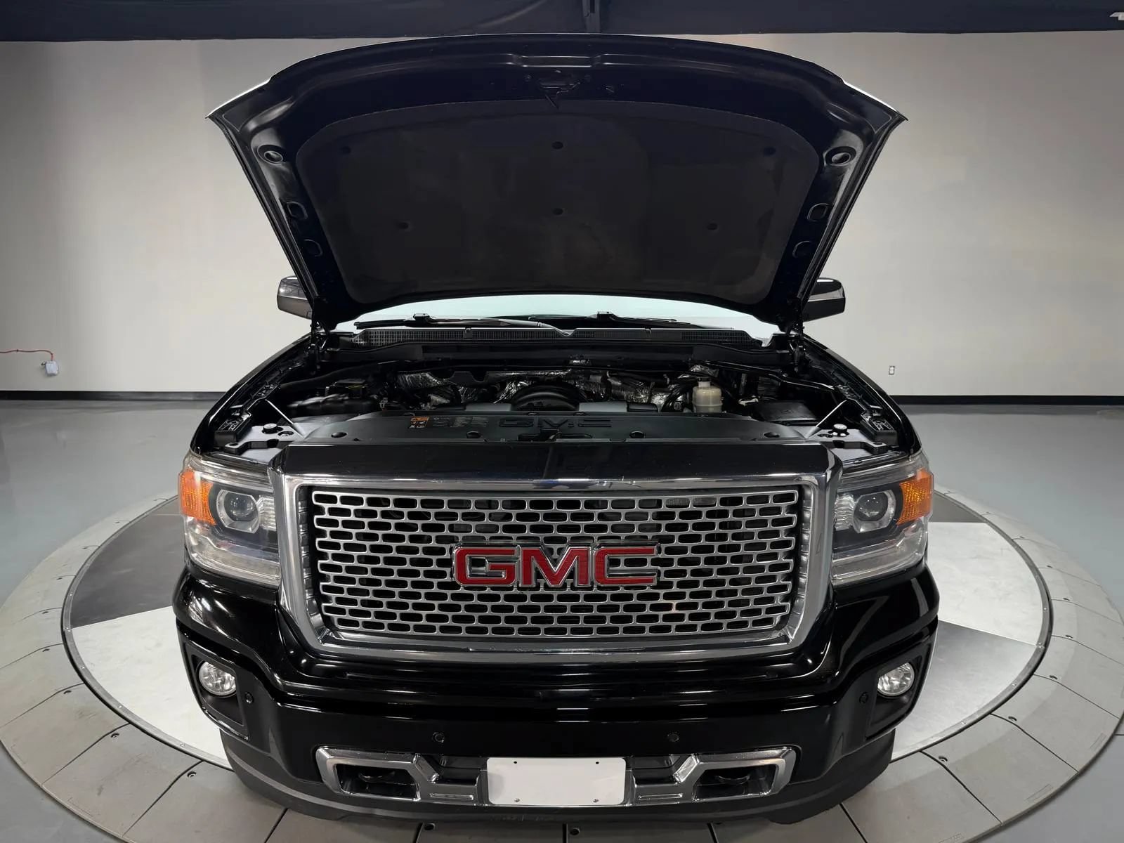 Used 2015 GMC Sierra 1500 Denali w/ Driver Alert Package AWD/4WD image 38
