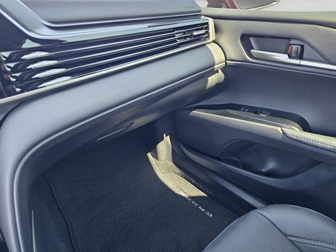 Used 2025 Toyota Camry XSE FWD image 28