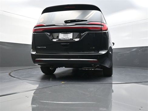 New 2026 Chrysler Pacifica Select image 22