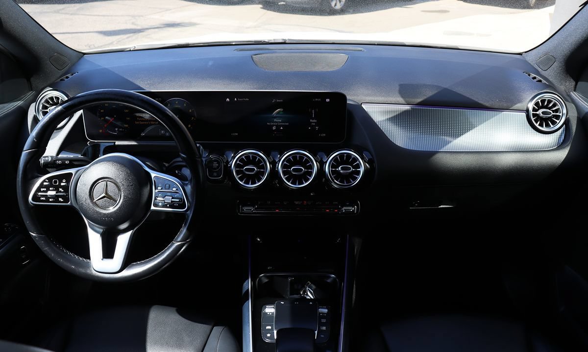 Used 2021 Mercedes-Benz GLA 250 w/ Premium Package image 33