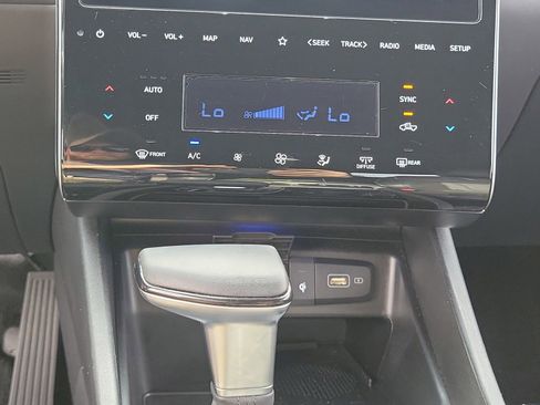 Used 2024 Hyundai Santa Cruz Limited AWD/4WD image 22
