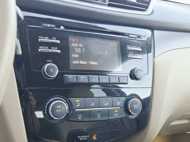 Used 2014 Nissan Rogue S AWD/4WD image 20
