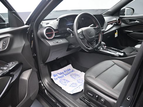 Certified 2026 Chevrolet Trax RS w/ Driver Confidence Package FWD image 9