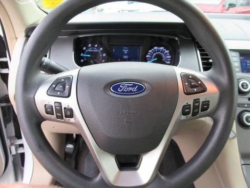 Used 2018 Ford Taurus SE image 19