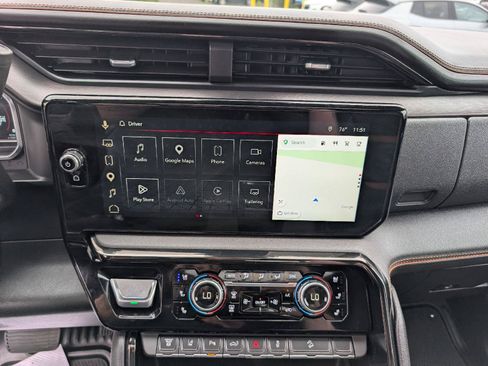 Used 2025 GMC Sierra 2500 AT4 w/ AT4 Premium Plus Package AWD/4WD image 18