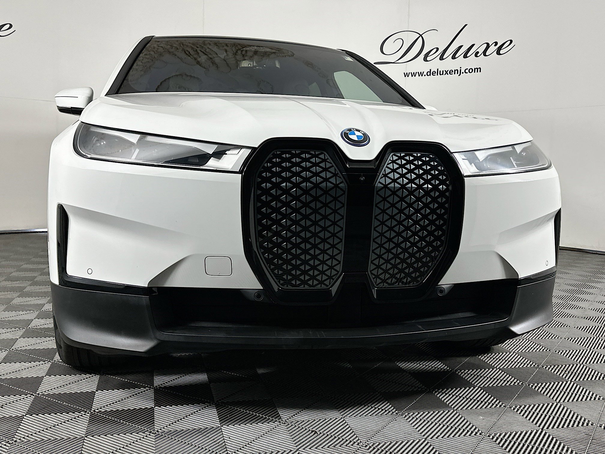 Used 2022 BMW iX xDrive50 w/ Premium Package AWD/4WD image 30