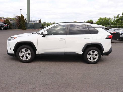Used 2019 Toyota RAV4 XLE FWD image 8