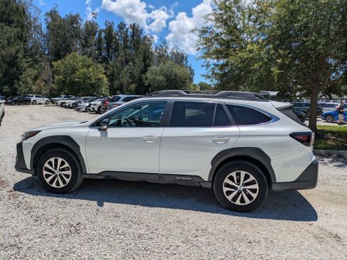 Certified 2024 Subaru Outback Premium AWD/4WD image 7