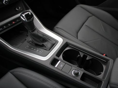 New 2025 Audi Q3 2.0T Premium image 19