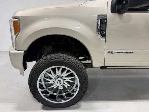 Used 2017 Ford F250 Platinum w/ Platinum Ultimate Package AWD/4WD image 10