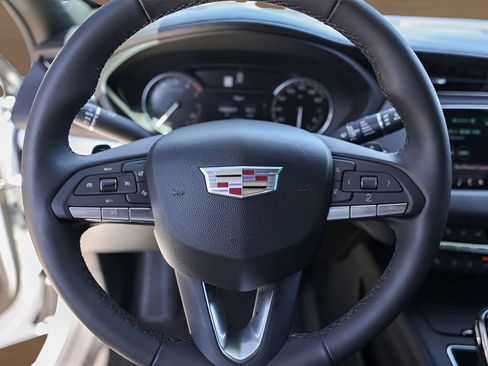 Certified 2022 Cadillac XT4 Premium Luxury w/ Enhanced Visibility Package AWD/4WD image 12