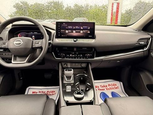 Certified 2025 Nissan Rogue SL w/ Tech Package AWD/4WD image 28