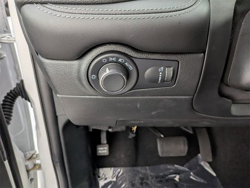 Certified 2024 Dodge Durango SXT image 29