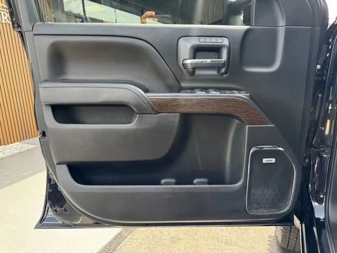 Used 2018 GMC Sierra 3500 Denali w/ Duramax Plus Package image 9