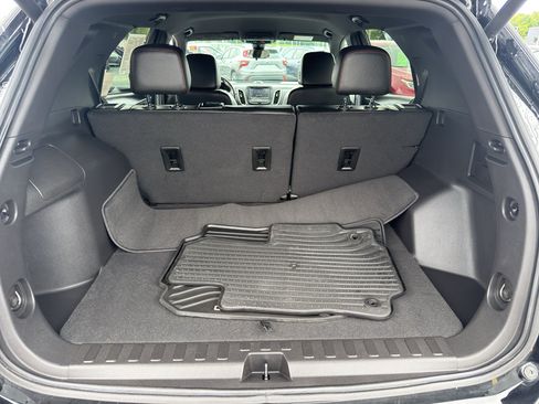 Certified 2023 Chevrolet Equinox RS FWD image 35