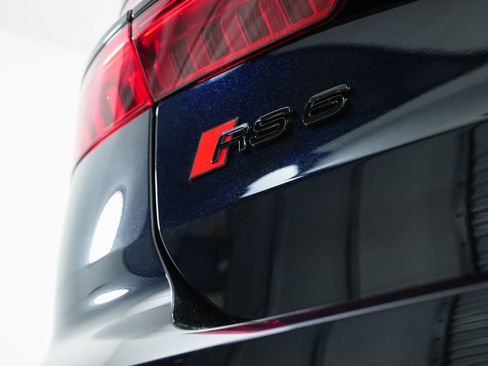 Used 2024 Audi RS 6 performance w/ Matte Carbon Package image 49