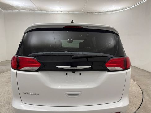 Used 2023 Chrysler Voyager LX FWD image 24