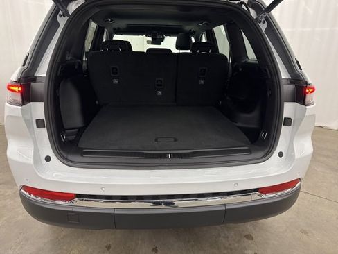 New 2025 Jeep Grand Cherokee Laredo X w/ Luxury Tech Group I image 22