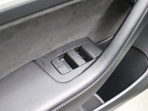 Used 2023 Tesla Model 3 Standard Range image 38