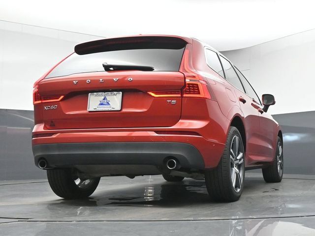 Used 2019 Volvo XC60 T5 Momentum w/ Multimedia Package FWD image 16