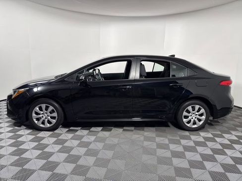 Used 2024 Toyota Corolla LE image 3