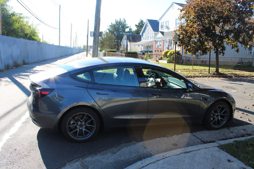 Used 2023 Tesla Model 3 Standard Range RWD image 5