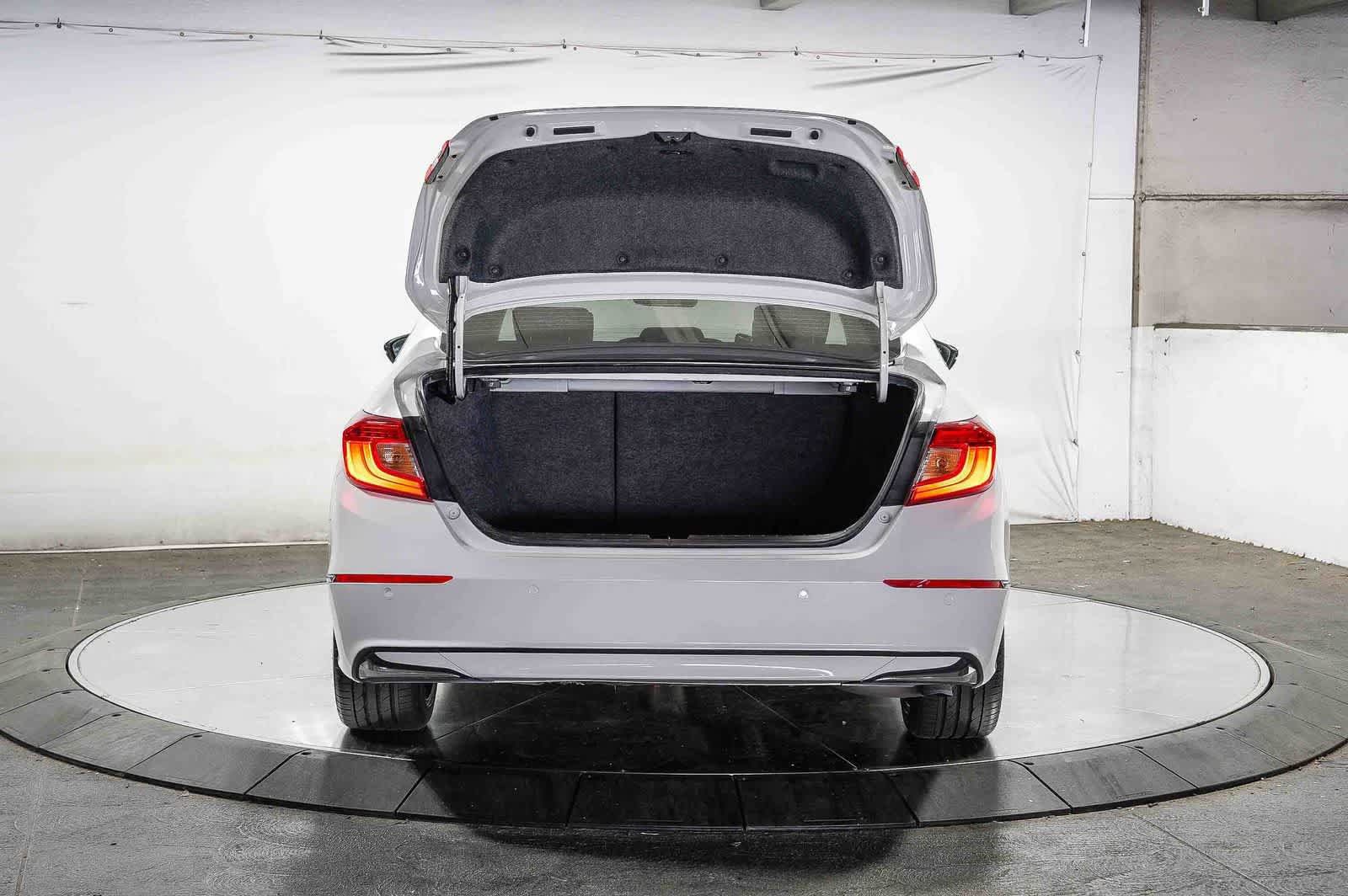 Used 2021 Honda Accord Touring image 27