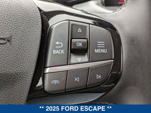 New 2025 Ford Escape SE image 16