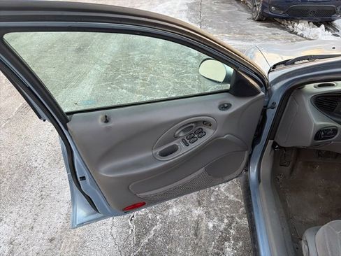 Used 1998 Ford Taurus LX image 9