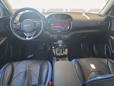 Used 2024 Kia Soul EX FWD image 2