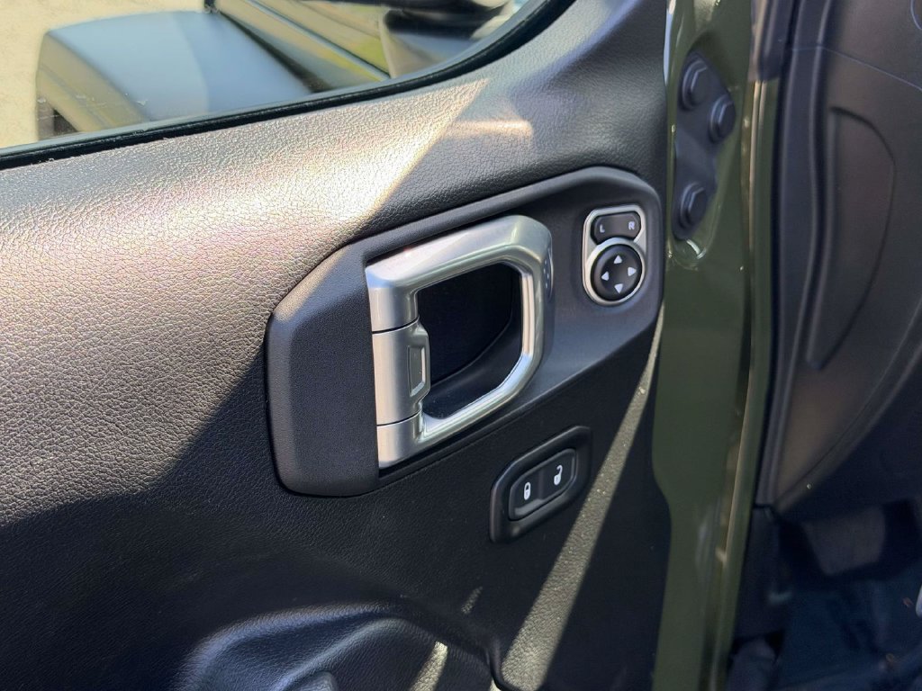 Used 2022 Jeep Wrangler Unlimited Sport AWD/4WD image 18